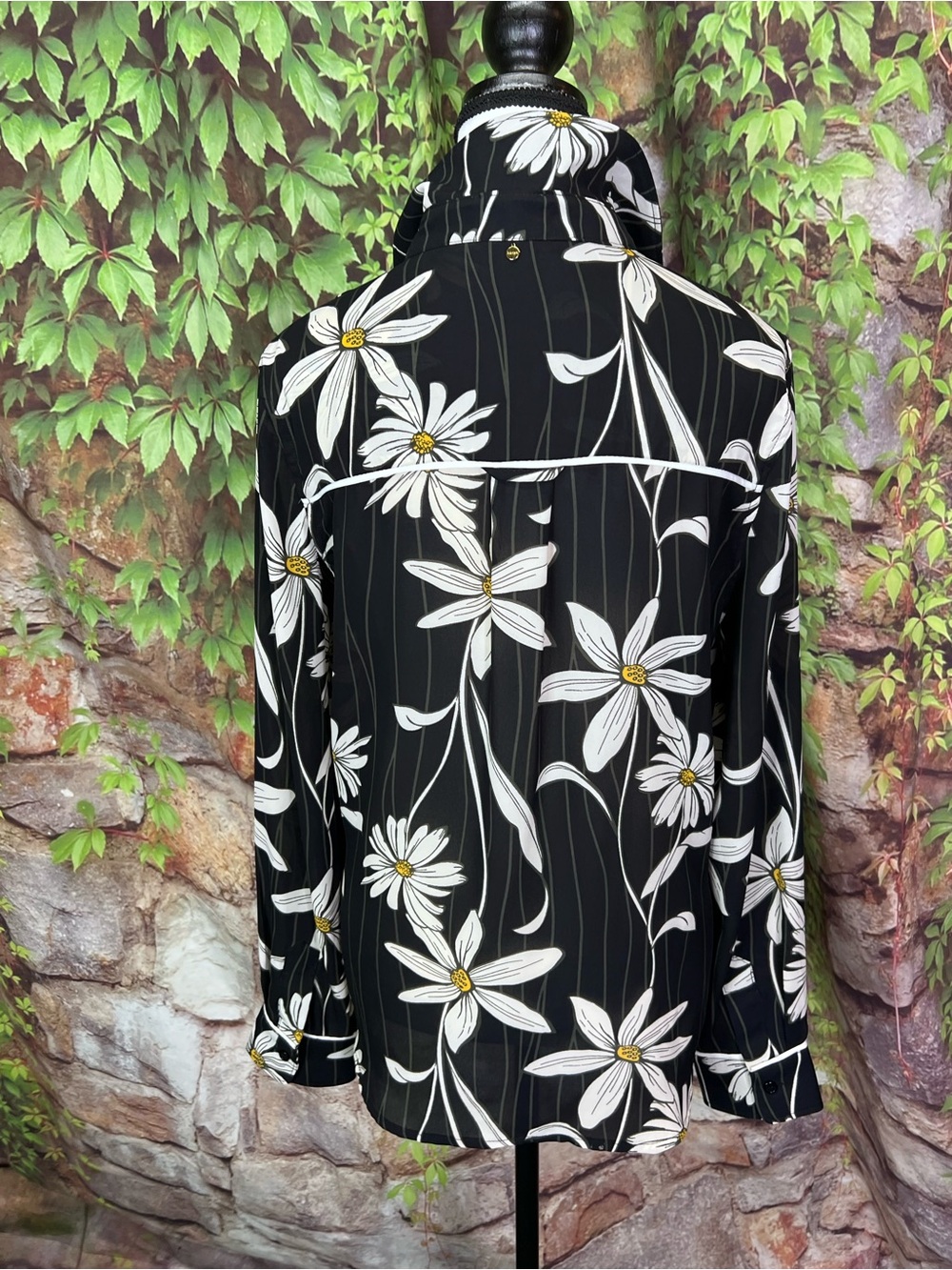 HARLYN Lightweight Black Daisy Print Button Front Polished Careerwear Blouse, L - Picture 9 of 15